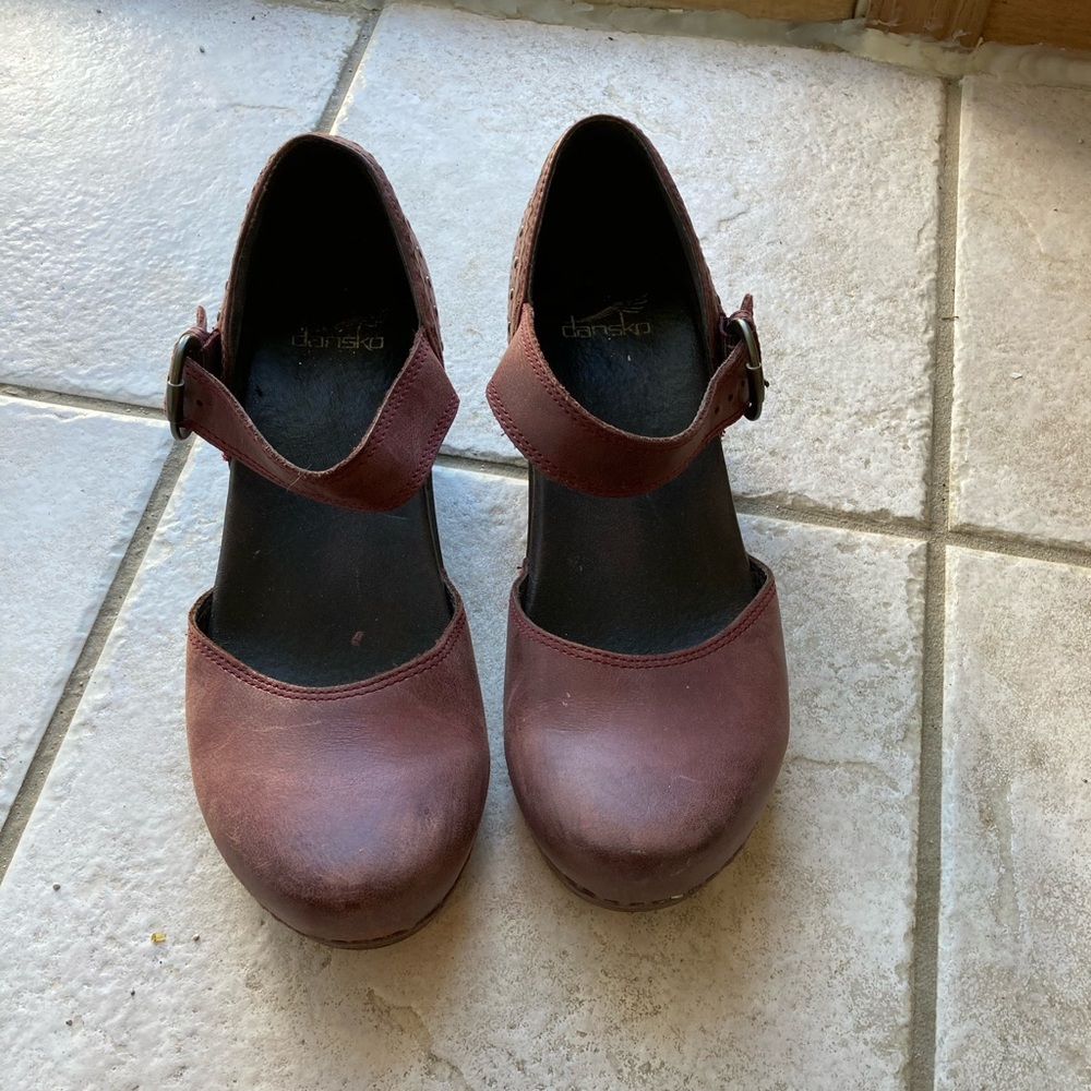 Dansko sandals size 40